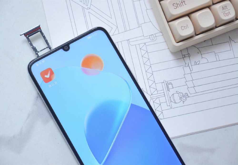 两款一千元左右的入门级手机配置简评