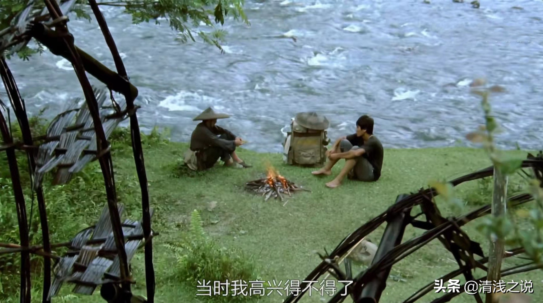 青涩的刘烨、陈好在老电影《那人那山那狗》奉献了一场质朴的爱情