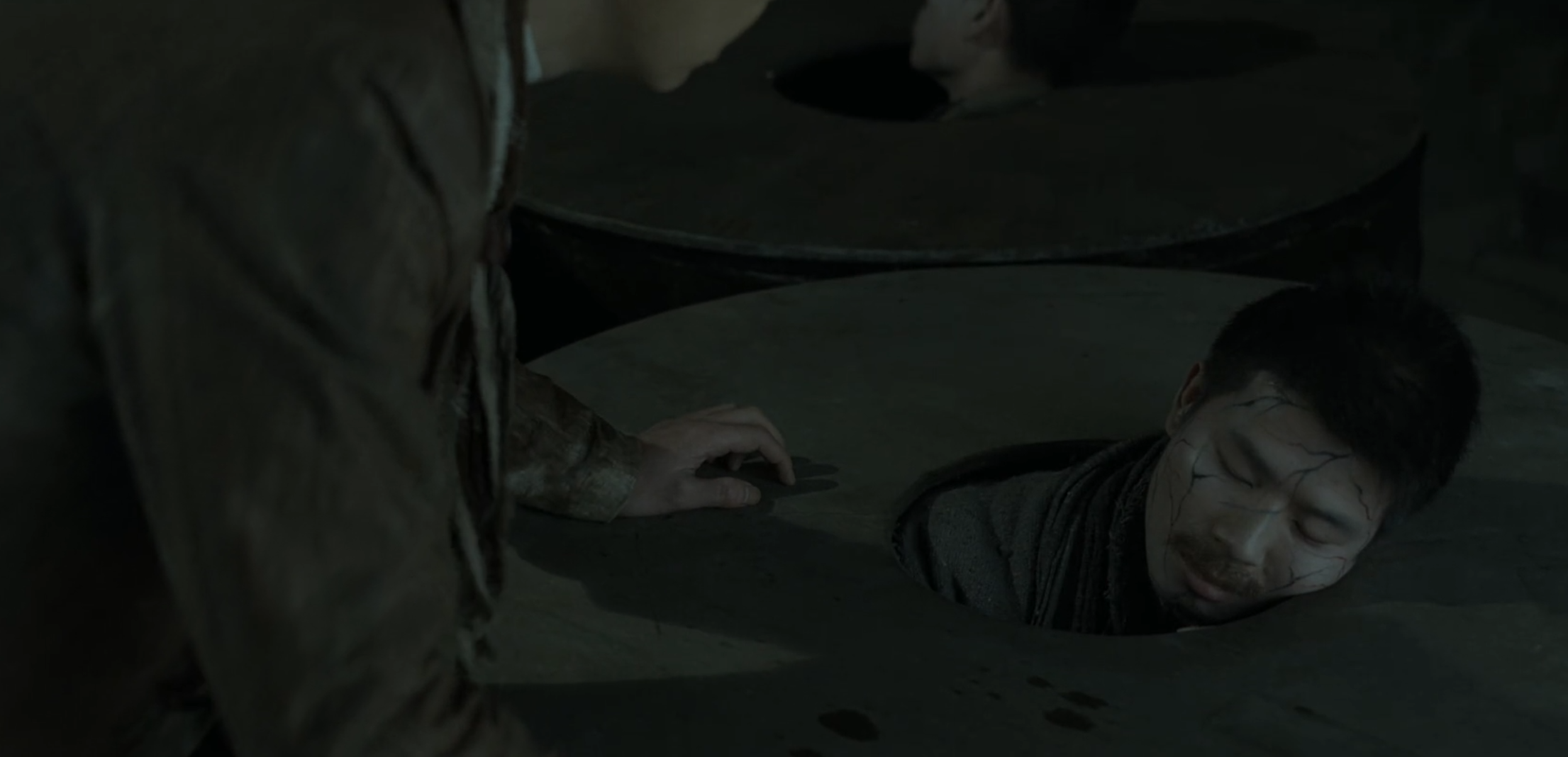 开播就是榜二，36岁李智楠复出拍网大，《民间怪谈》凭啥这么猛