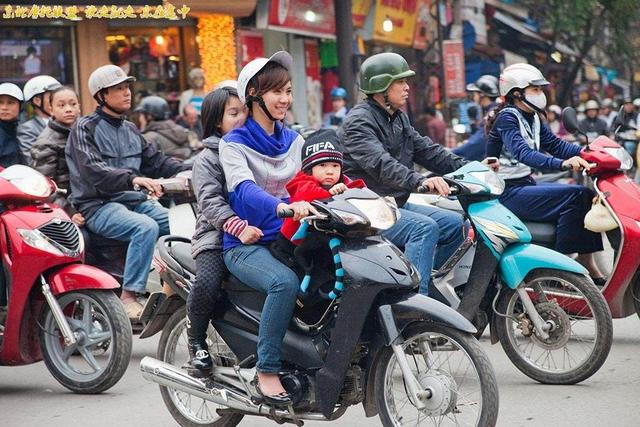 驾驶摩托车上路，需要满足6个基本条件，违者罚款扣分甚至扣车