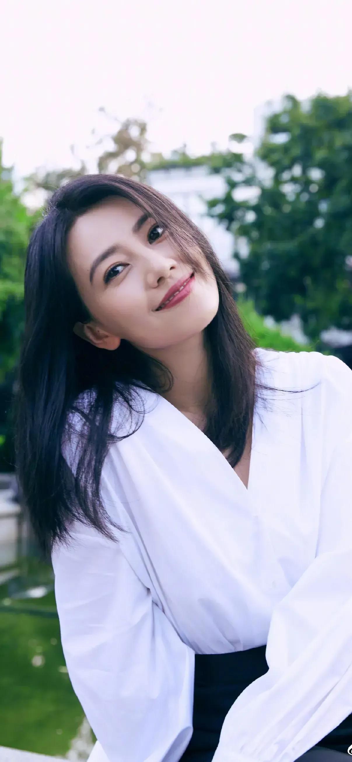 高圆圆：气质独特，优雅大方，唯美迷人