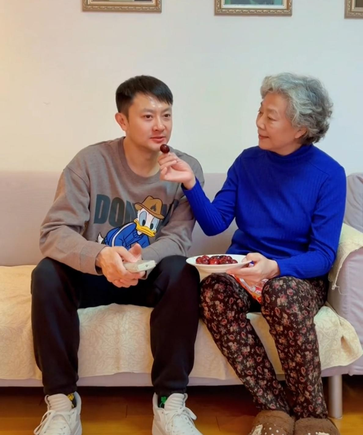 印小天：被骗婚被诬陷，依旧真诚善良，用舞蹈悼念抗癌女孩苏日曼