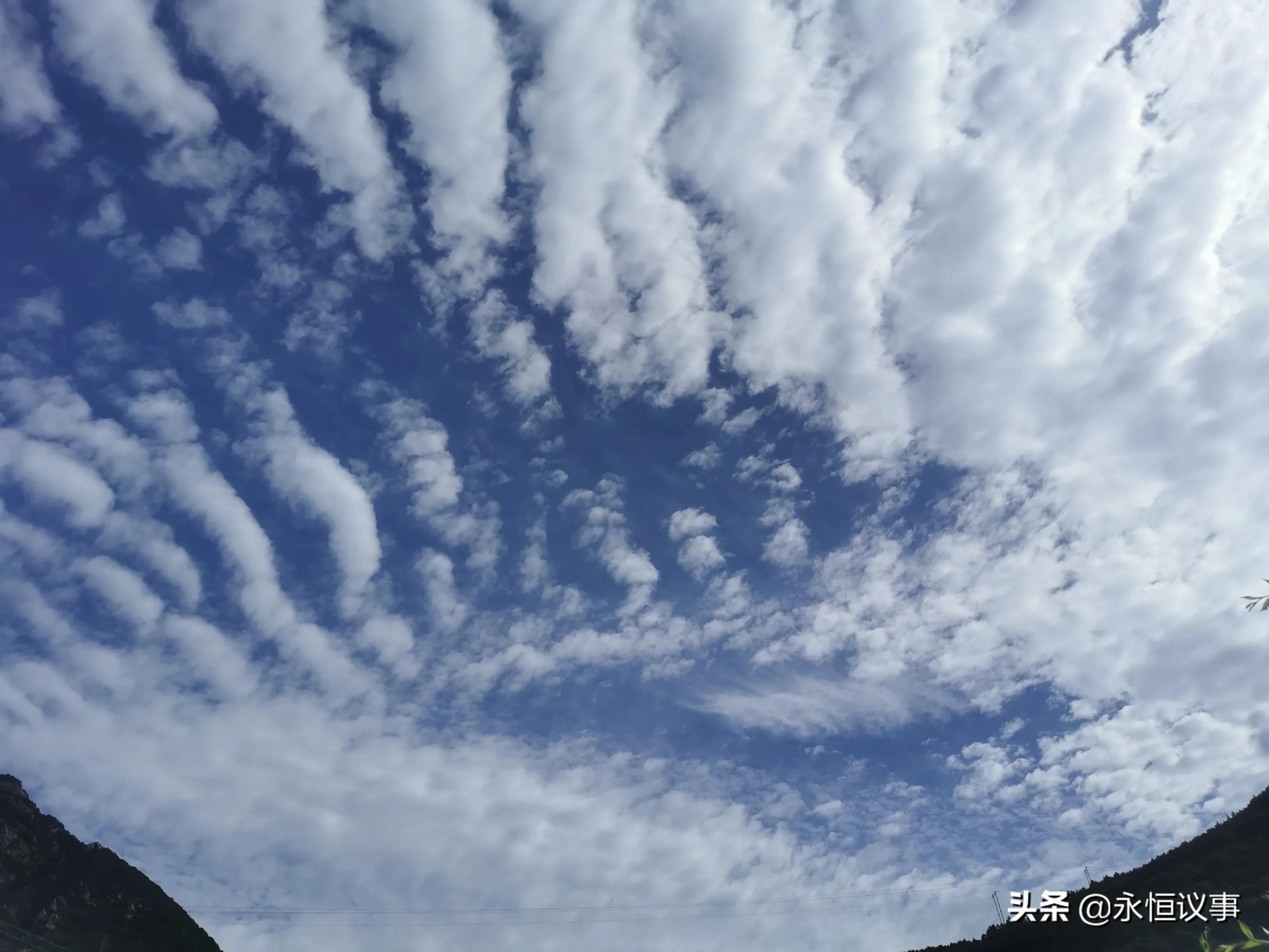 北京“小西藏”天空惊现“海浪云”