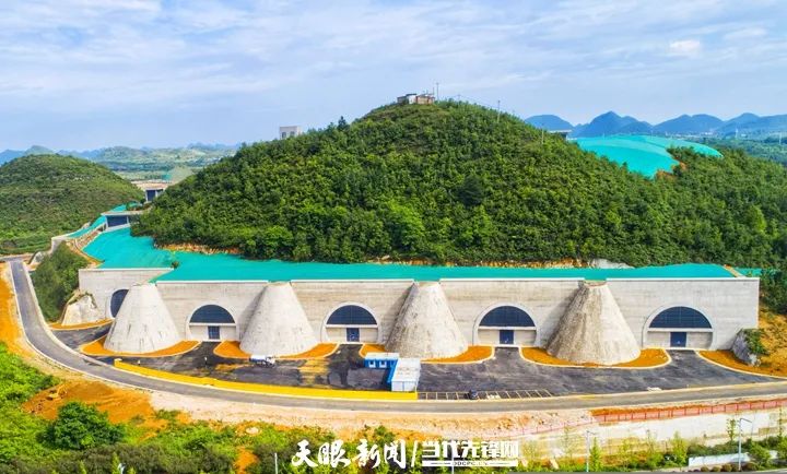 《贵州日报》刊登乾兴平文章