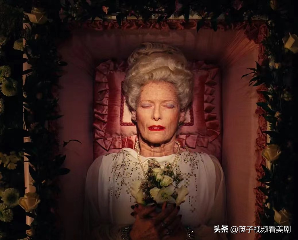 《布达佩斯大饭店》到底是讲什么故事？优点有哪些？