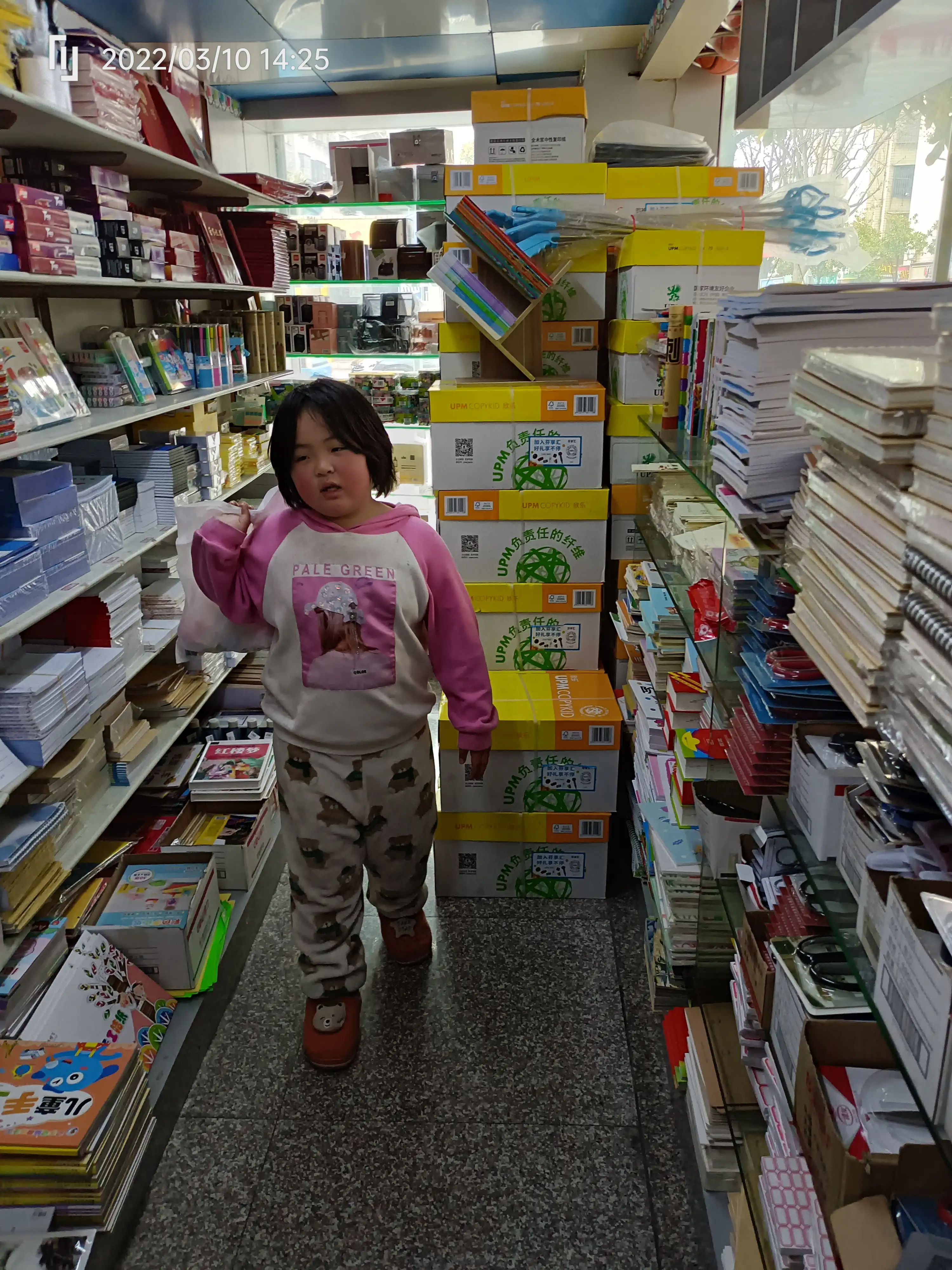 今天带着自闭症女儿，去调查了水果批发市场，感觉进价也很贵！还要承担烂果