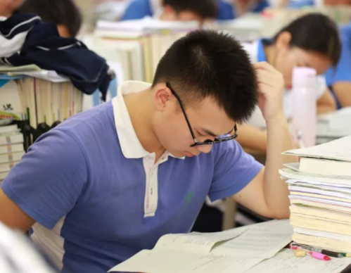 2022年高考难度将升级，几大变化要引起重视，免得学生无缘本科