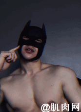 90后健身模特，胸肌饱满结实，塑造的肌肉蝙蝠侠太吸睛了吧