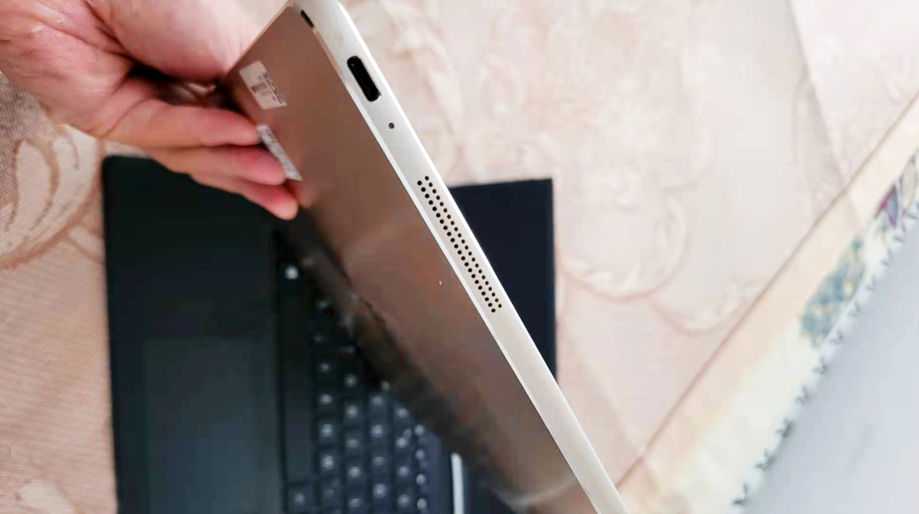 比笔记本电脑便携好用，这款华硕平板，2.8k屏幕娱乐体验出色