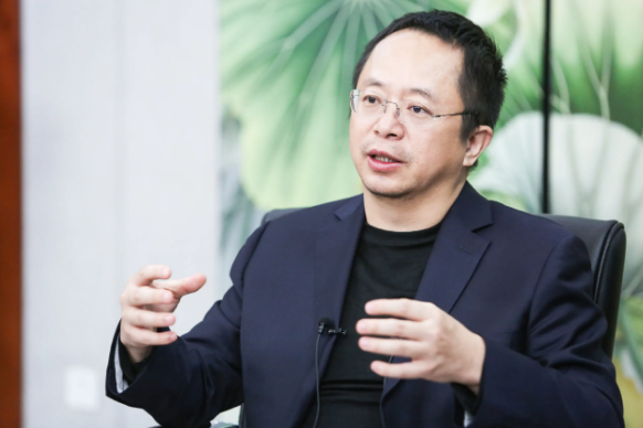 火遍媒体！这26位人大代表、12位政协委员，全部进京履职，全毕业于同一所大学！