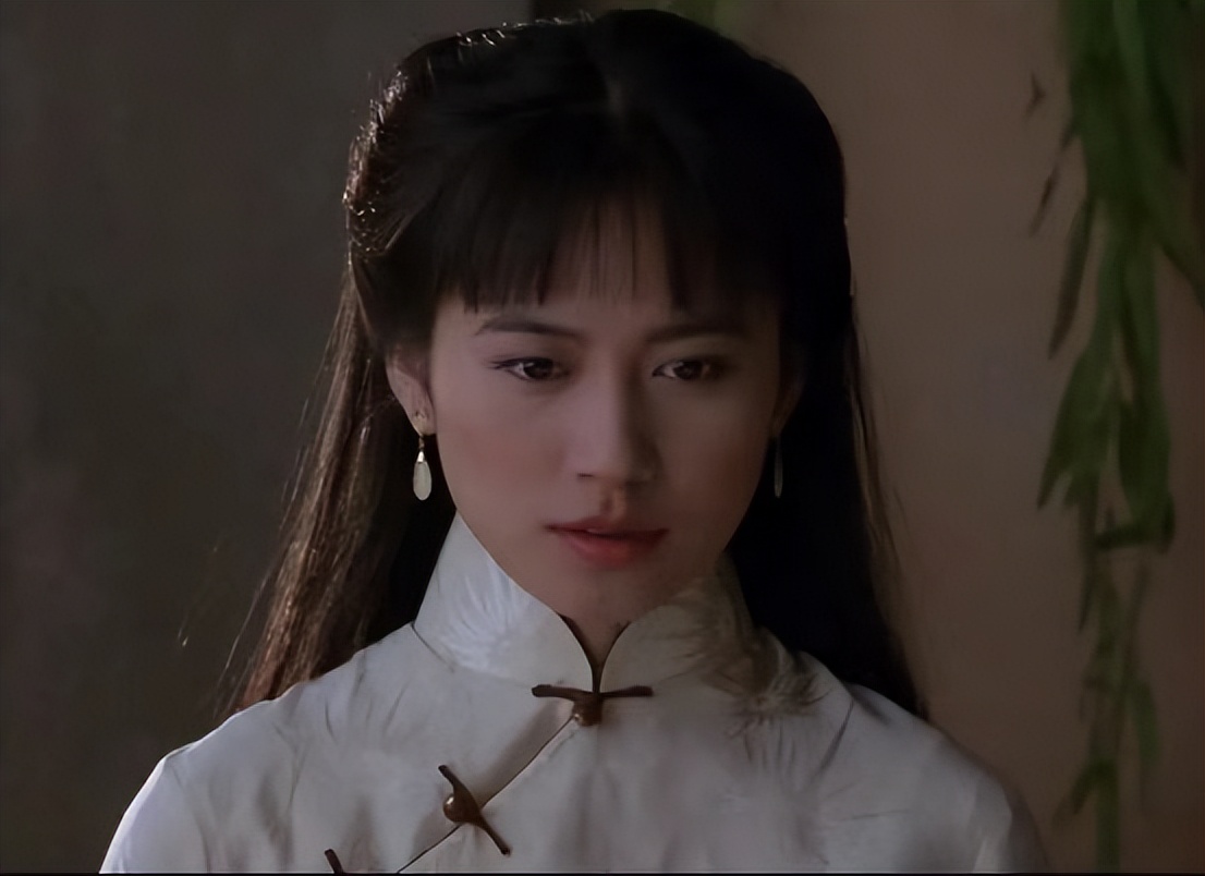 殷桃的痣、梅婷的黑眼圈，娱乐圈坚决不整容的女星，我只服这10位