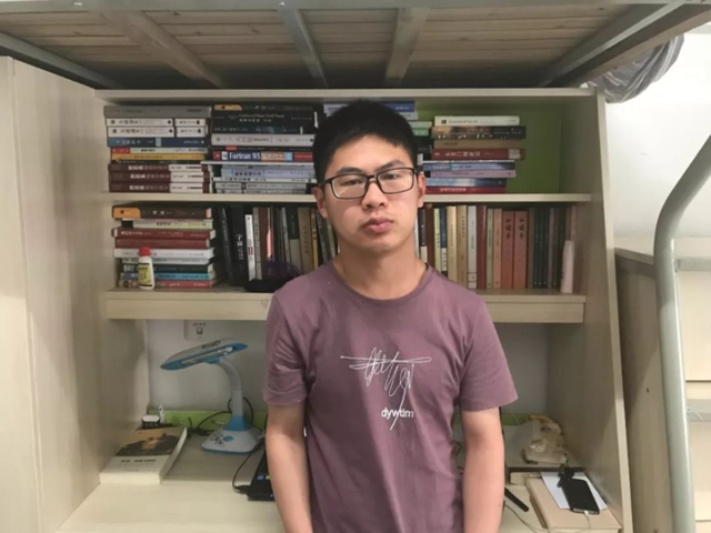 学生考上211后，因一科成绩太差被迫退学，网友感叹道可惜了