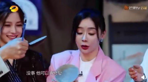 让人舔脚趾，当众凌辱学员，盘点那些令你难以想象的明星恶臭行为