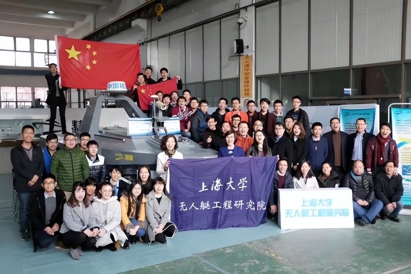 一部百年经典如何成书？上海大学：直脊梁盛内芯，以笔为剑竞风流