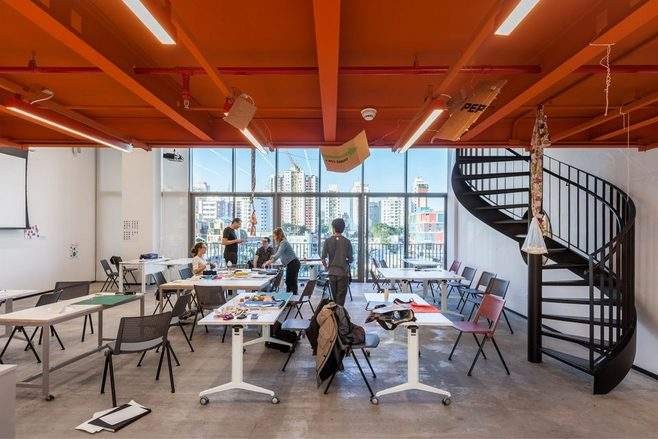 无需高考的新加坡本科直通车——英国创意艺术大学