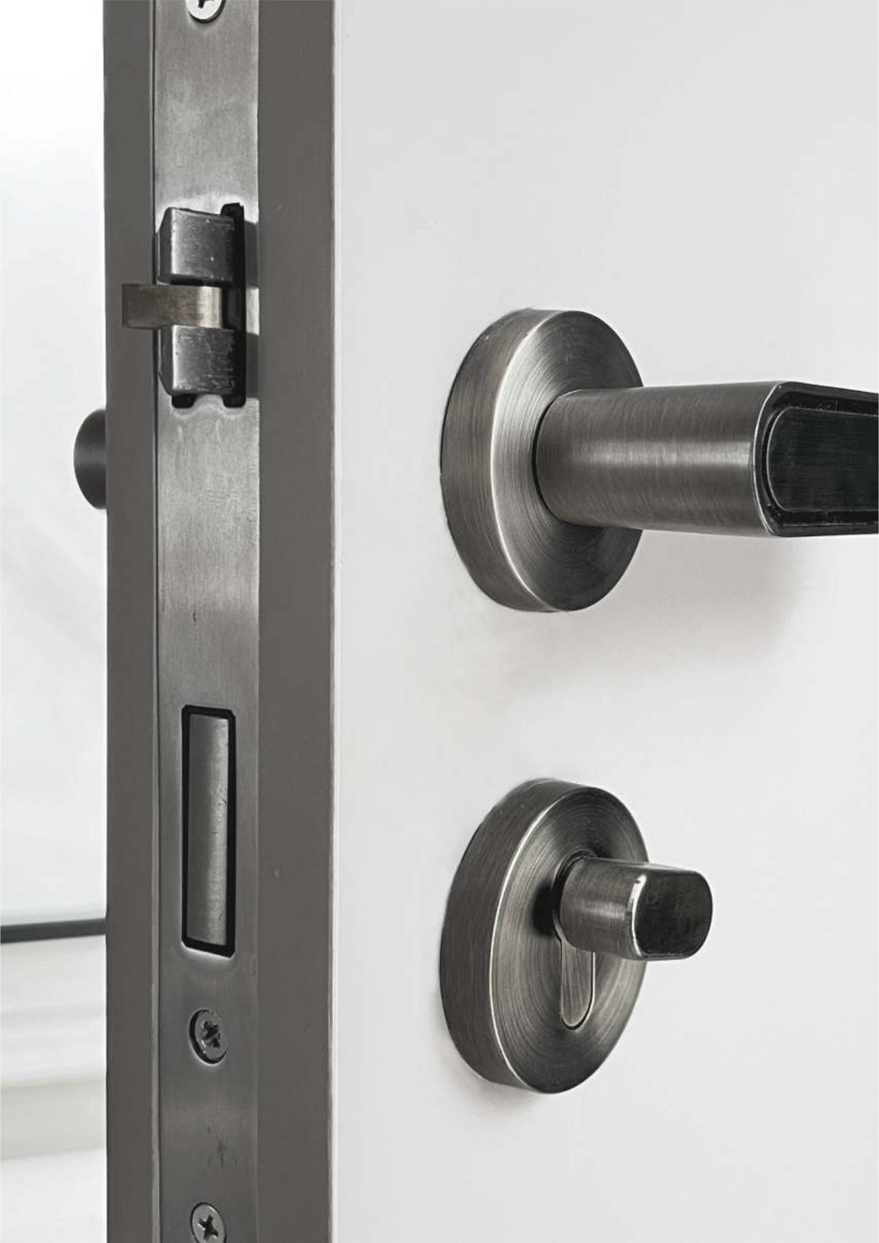 室内木门怎么选？亲自用过才知道：这三个地方更重要