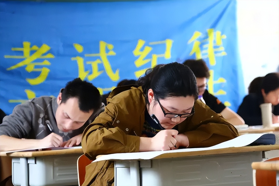 北京朝阳区街道城管学历走红，竟是北大女博士，或许是为北京户口