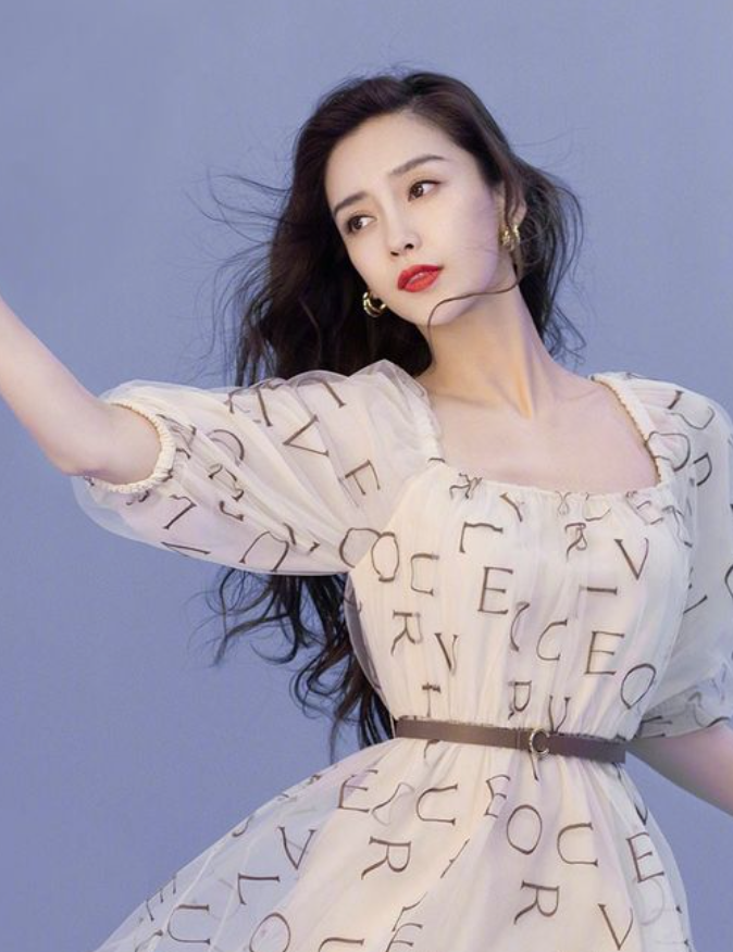 杨颖：邻家女孩的样子很美的