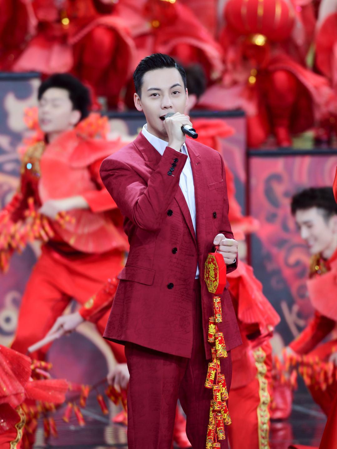 再看央视虎年春晚，9位香港明星口碑实力俱佳，皆被观众喜爱