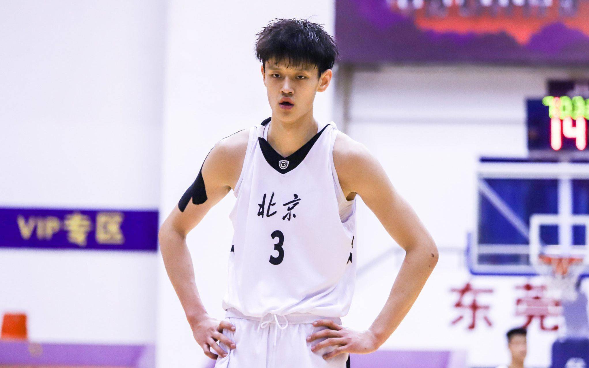 中国进入nba人物有哪些(中国男篮的希望之星，天才少年曾凡博，最有希望进NBA的球员)