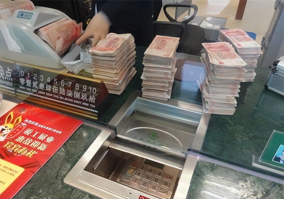 银行利率4.125%，存10万一年利息4125元，要不要存？