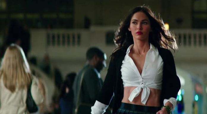 变形金刚女郎：拥有玛丽莲梦露般的脸和身材，却败在了低情商上