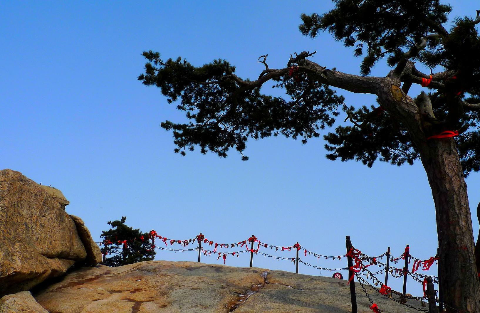 华山上的未解之谜?至今仍无人破解!