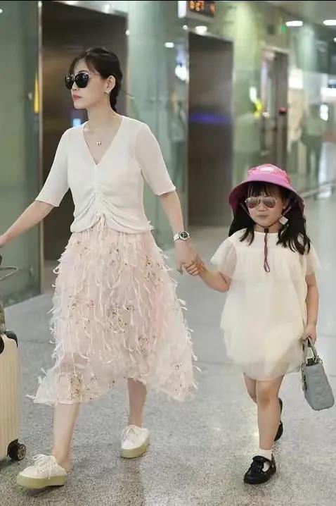 有种“整容”叫王宝强离婚，前妻马蓉变化不大，他却像换个人