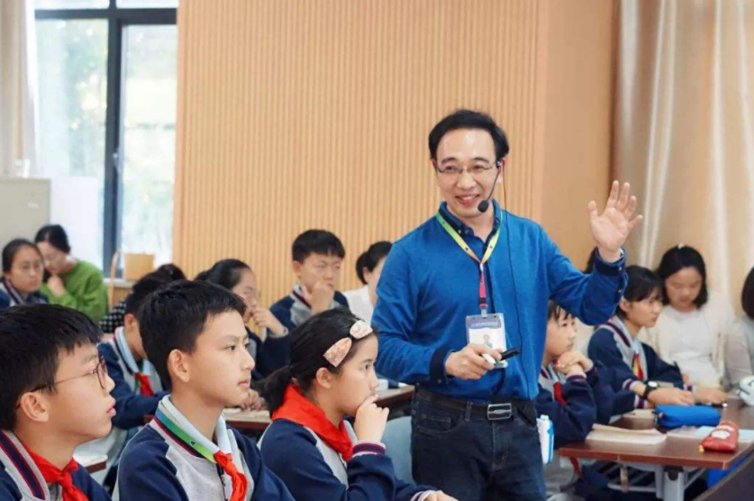 双减已实行一个学期，公立和私立学校有哪些差距？学生该如何选择