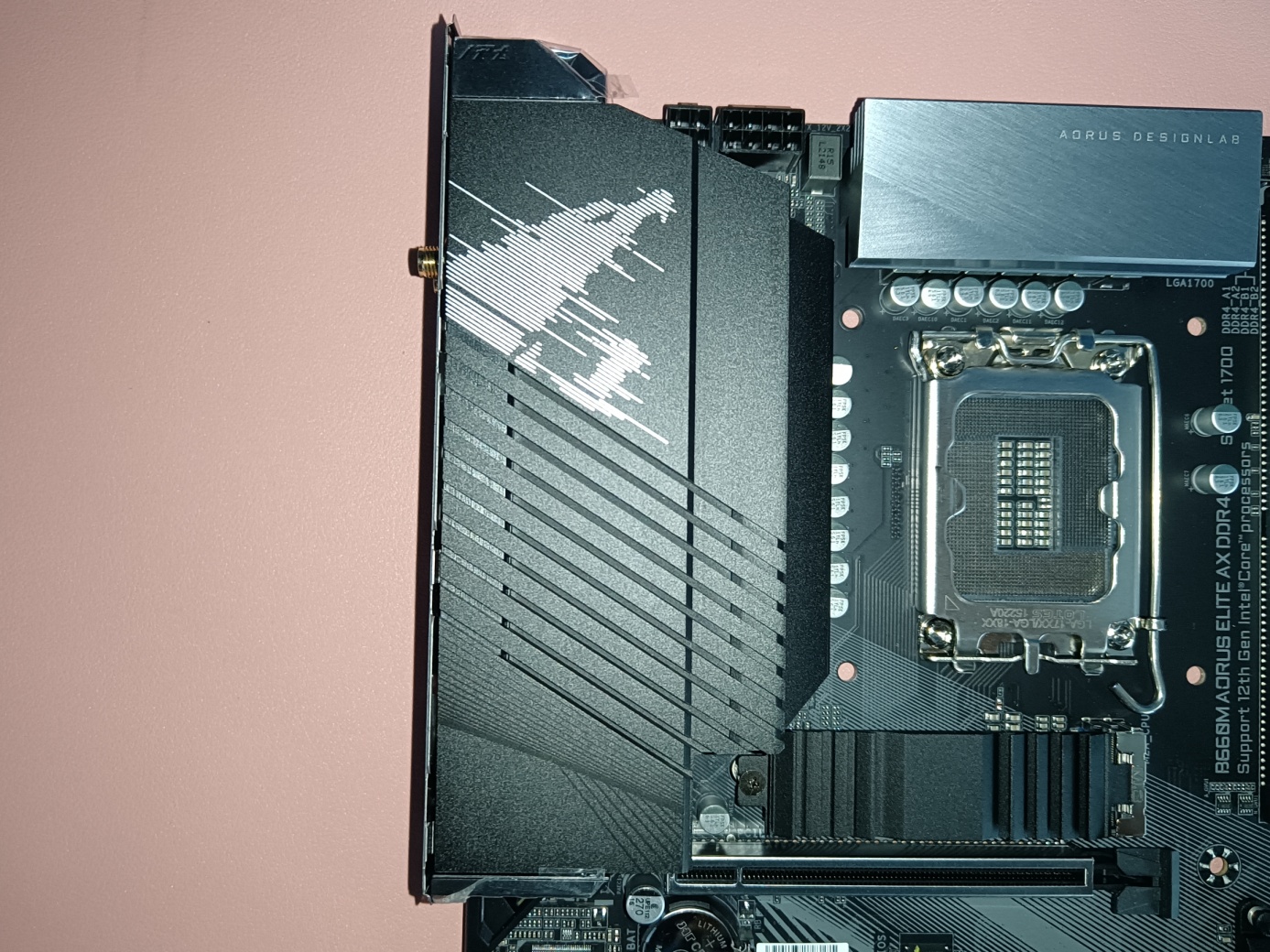 配的齐全、才能打的畅快–技嘉(GIGABYTE)小雕AX B660M DDR4主板