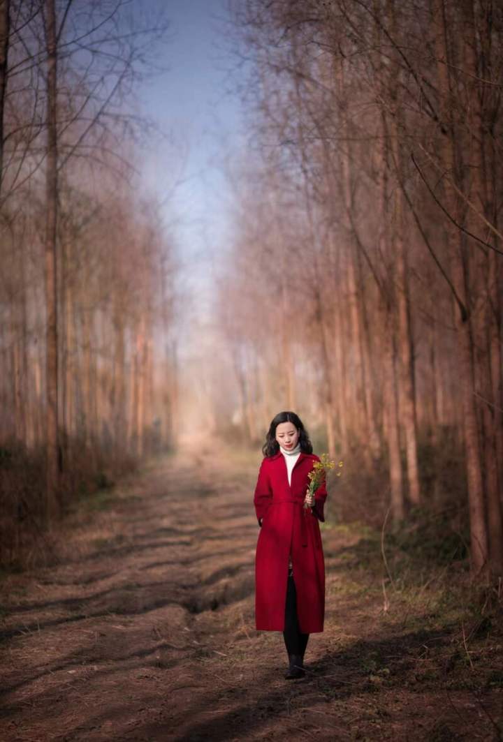 中年女士拍攝戶外人像照，8個(gè)技巧，端莊大氣，自然好看
