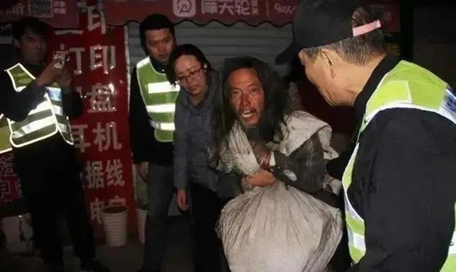 姚远：北京理工状元学霸，捡垃圾流浪12年，他到底经历了什么？