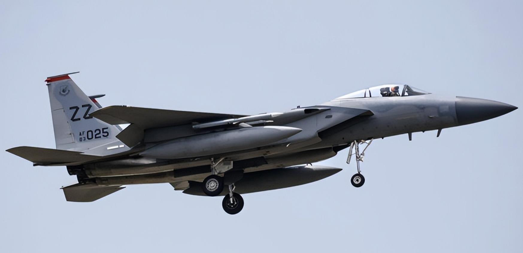 公開玩火！ 美軍F-15掛實彈逼近台灣島，解放軍果斷採取行動