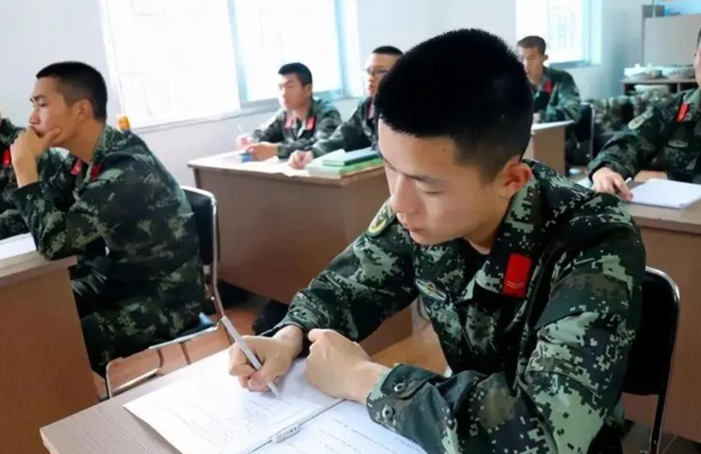 22年春季征兵即将开始，年龄限制有所放宽，部分应届生有优先权