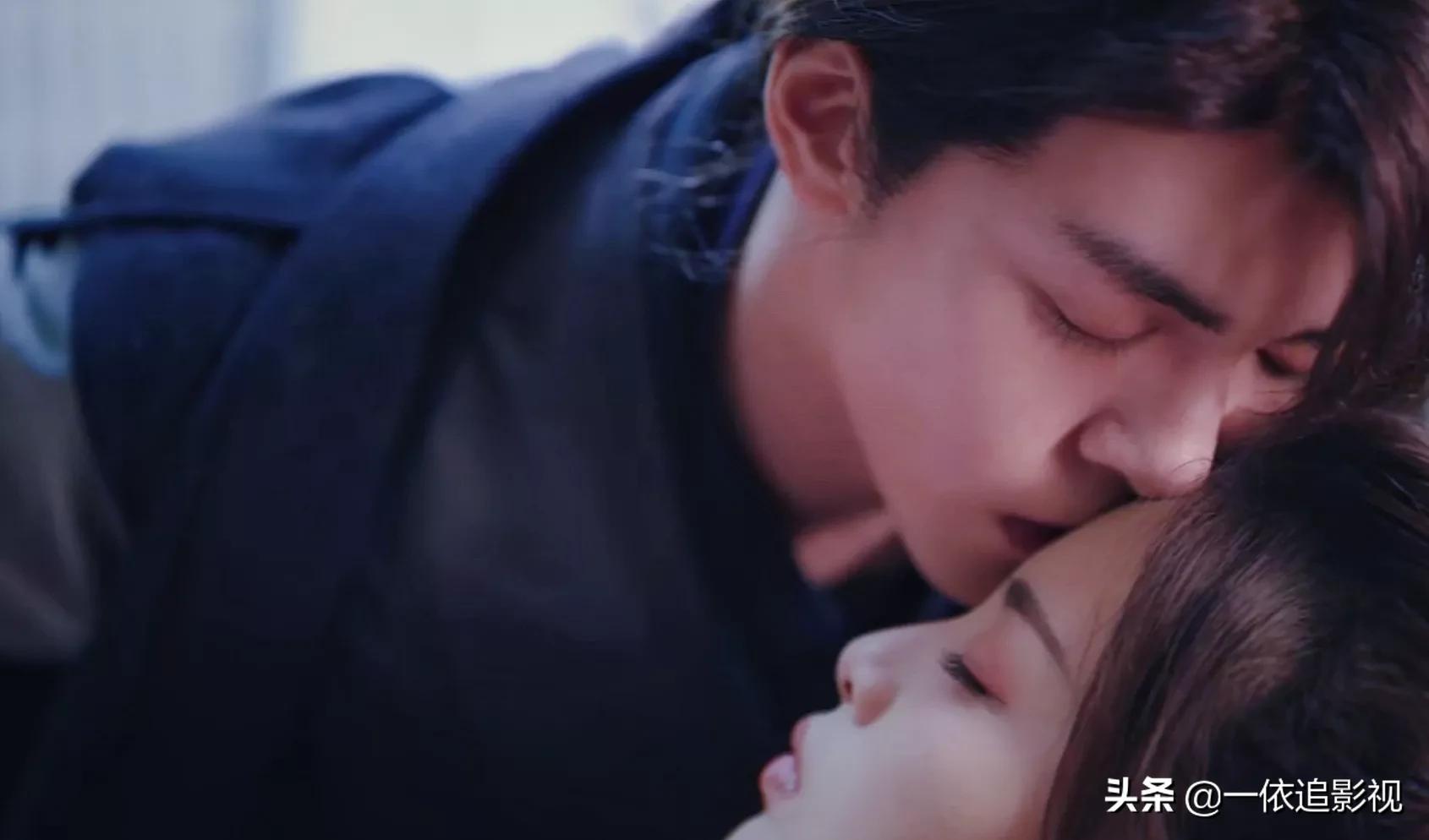 说英雄谁是英雄：王小石温柔帽檐贴贴好甜，杨超越温柔kswl吧？