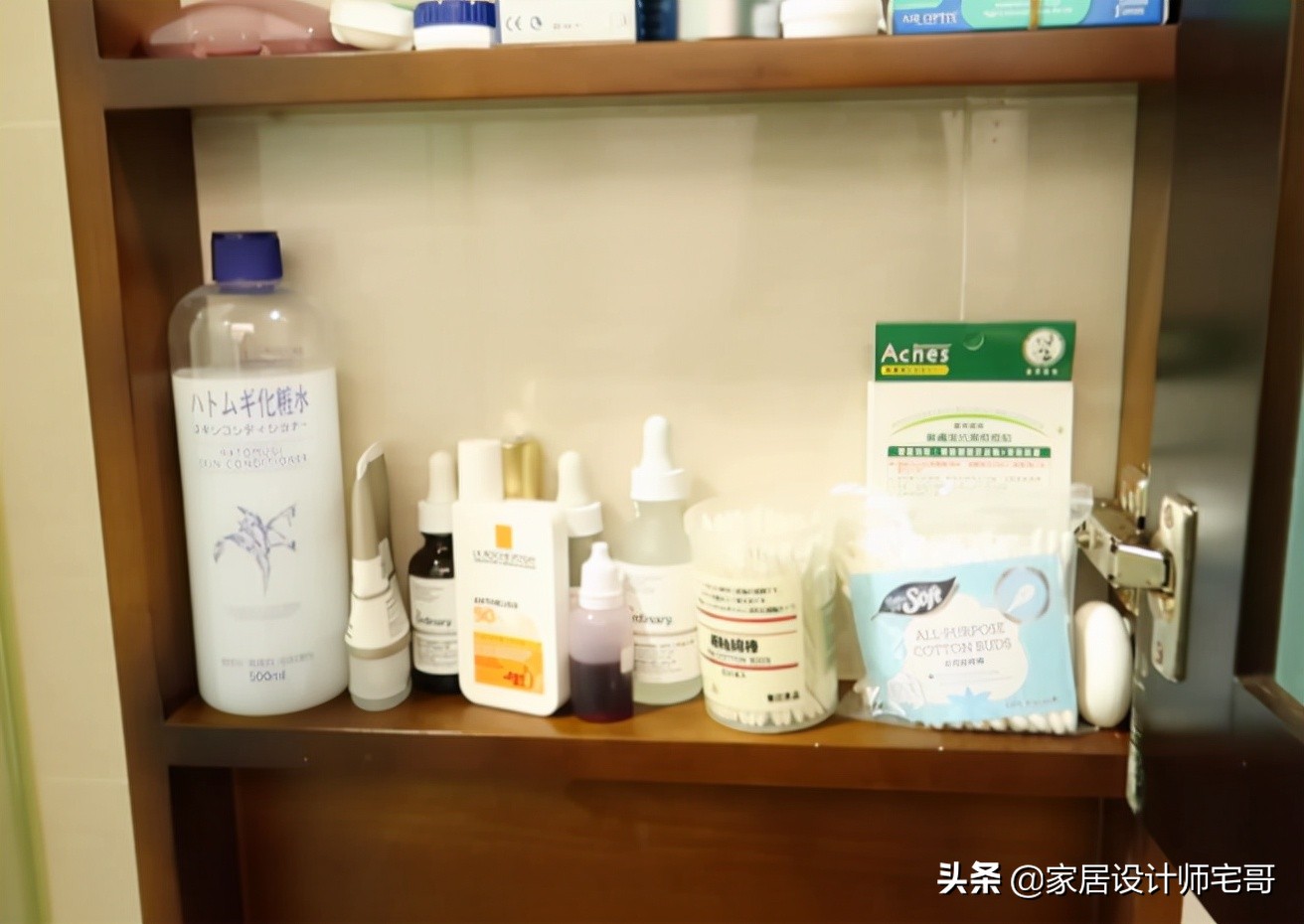 90后日本姑娘住香港10㎡“劏房”，蜗居虽小，却被整理得井井有条