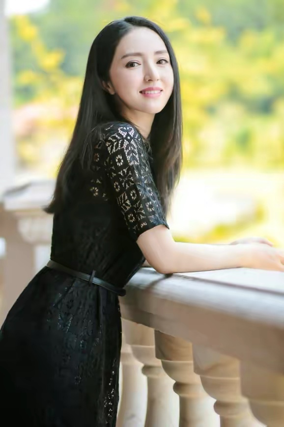 董璇高云翔离婚三年，两个人的生活，一个天上一个地下