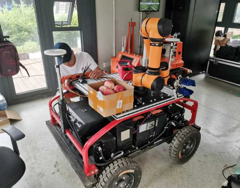 以色列采摘水果不用手24小时作业，AI无人机提高生产效率，长啥样