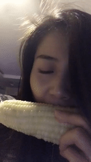 爸，你旁边的叔叔好帅，爸爸：这是你妈，网友当场笑喷了，哈哈哈