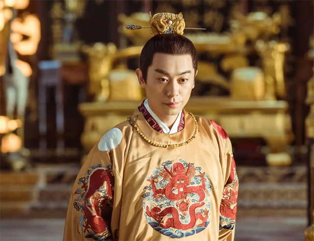 儿子在长大后才是母以子贵,鉴于这个原因,明穆宗朱载坖从出生就受到了