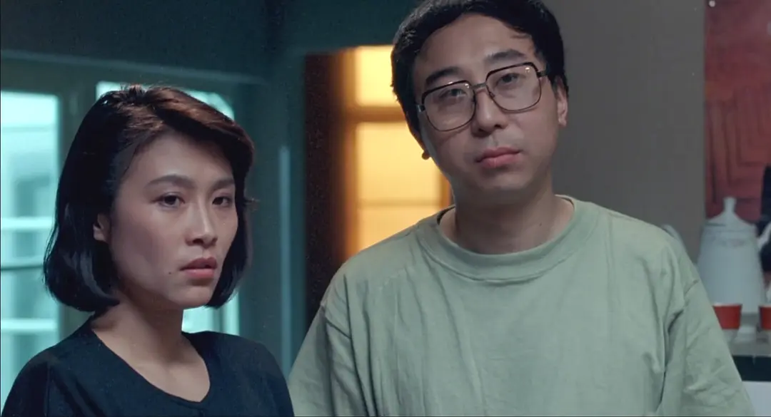 怀旧好片《站直啰，别趴下》，三家人的纠葛展现了阶级斗争的变化