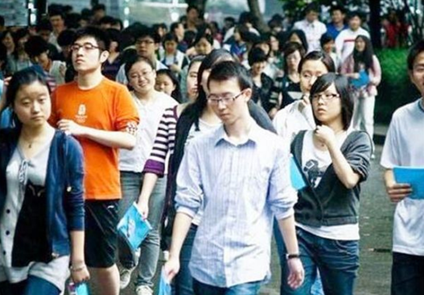 重庆高考状元何川洋：659分考上北大，却因身份造假遭北大拒录