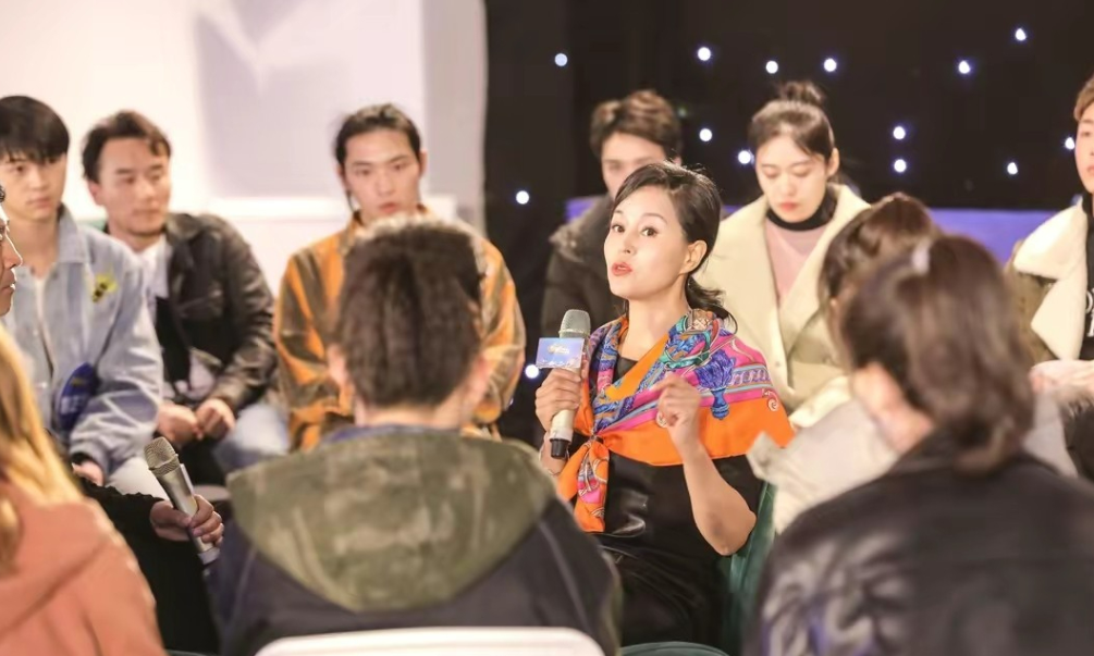 于莉红：两本日记见证浪漫爱情，为事业错过生宝宝，53岁仍期待