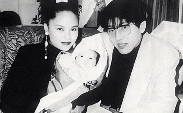 58岁台湾歌手千百惠高调晒身份证，自曝已持有20多年，现定居成都