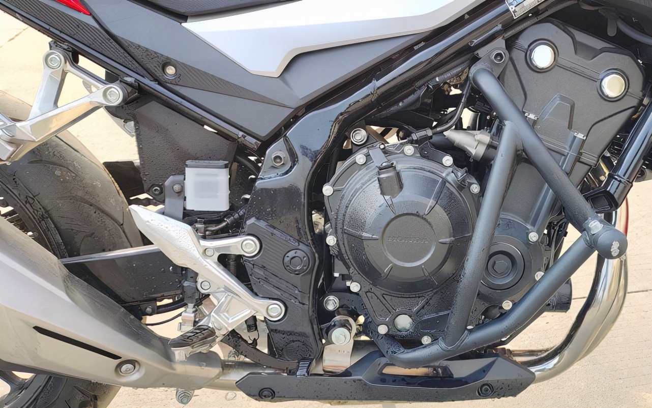 4万元内最值得入手的街车 本田cb400f优劣势分析