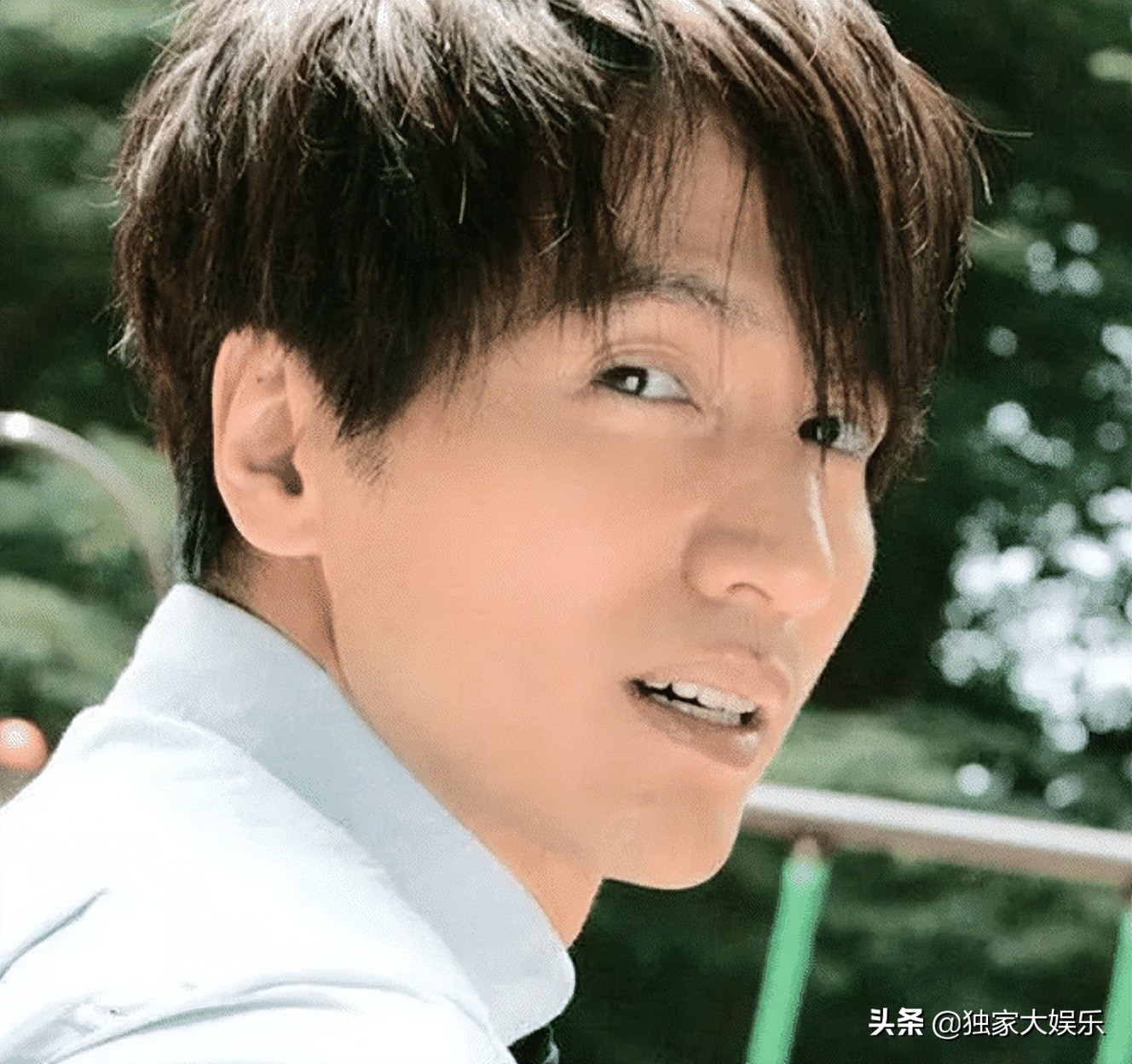 留长发却不娘的5位男明星，个个五官硬朗，野性又帅气