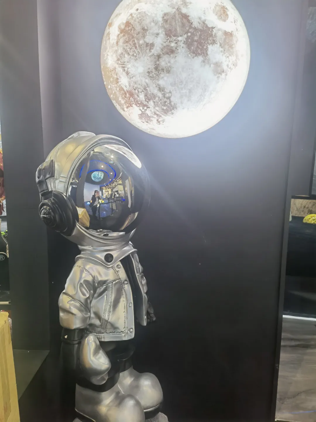 广州设计周打卡TOP1的绝美「金丝玉玛星空主题馆」,大场面超震撼 广州设计周打卡TOP1的绝美「金丝玉玛星空主题馆」,大场面超震撼