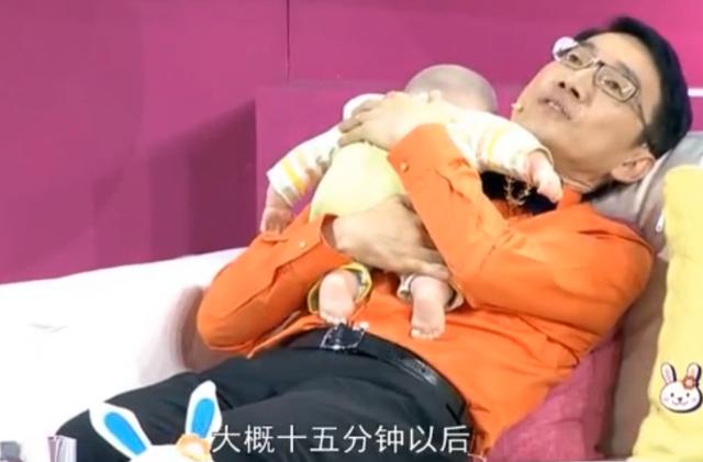 新生儿母乳喂养别大意，这5件事新手爸妈要少做，不利于宝宝发育