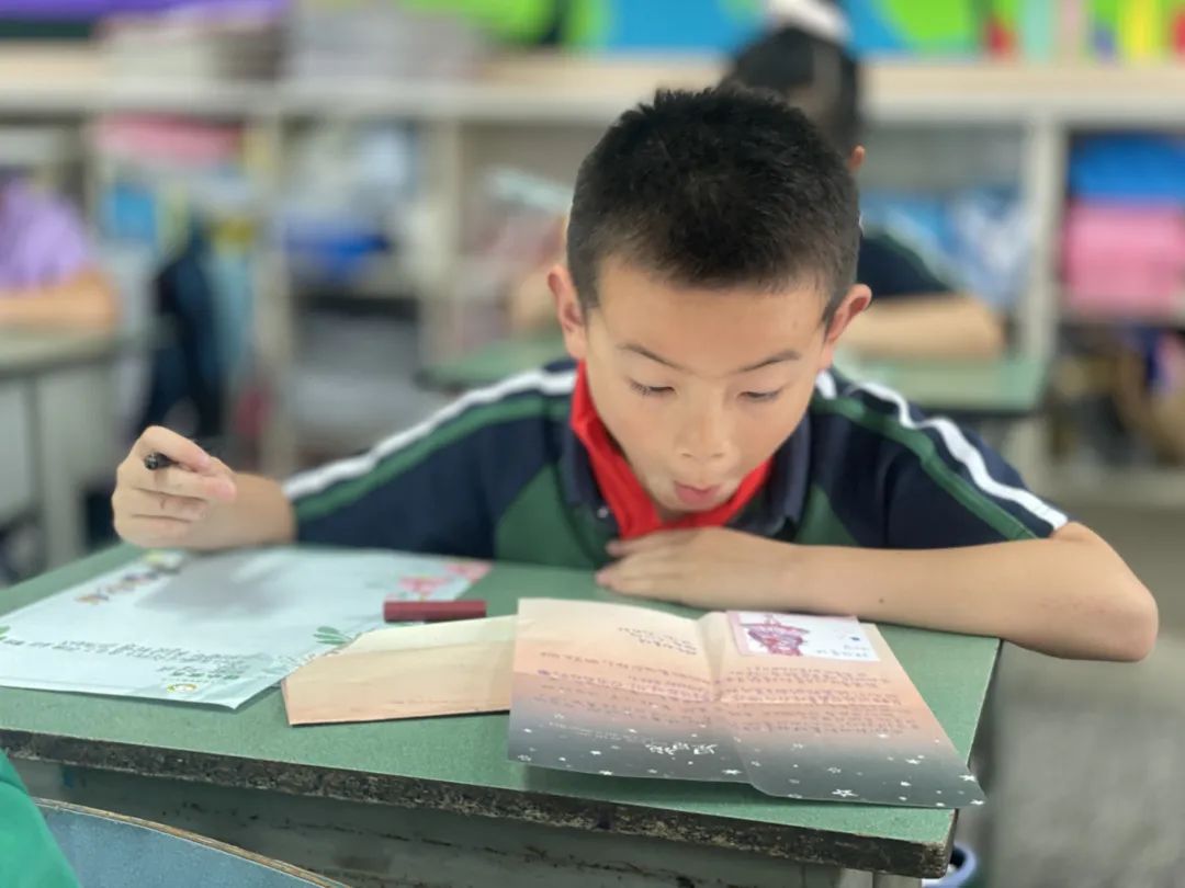 四川天府新区锦江小学与新疆一团中心小学开展书信手拉手实践活动