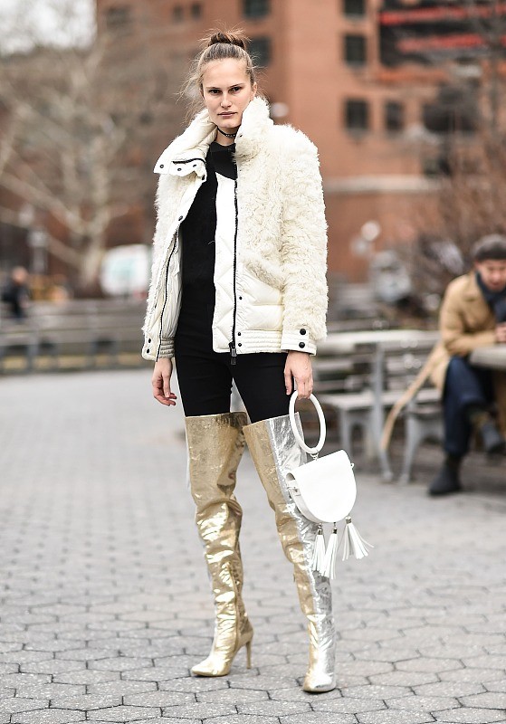 还在"光腿"穿靴子?长靴 裤子才是主流穿法,时髦高级显气质